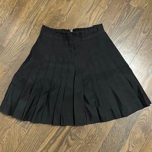 Brand new (no tags) Zac Posen for Target black pleated skirt. Size 7.